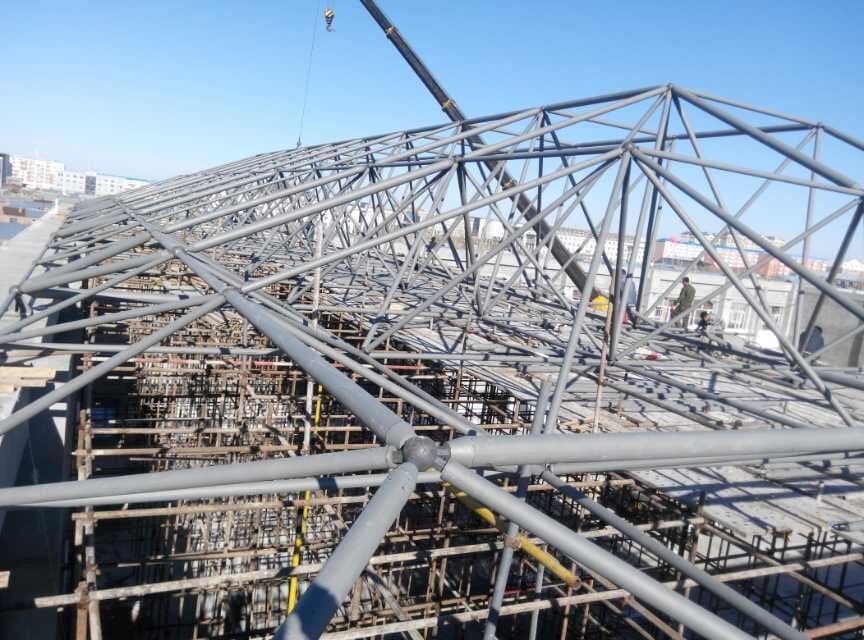 西昌商贸城屋顶网架工程